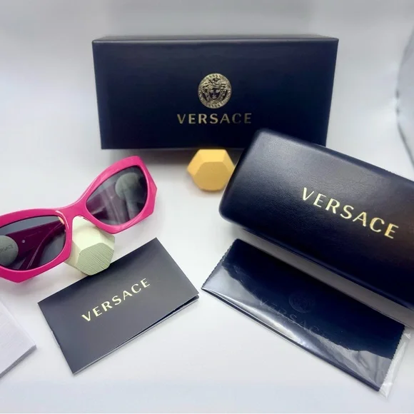 AUTHENTIC Versace Cat Eye Bold Pink 60mm Sunglasses! NEW!!! ☀️🕶️💖 - Picture 1 of 11